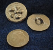 Pewter cinquefoil button